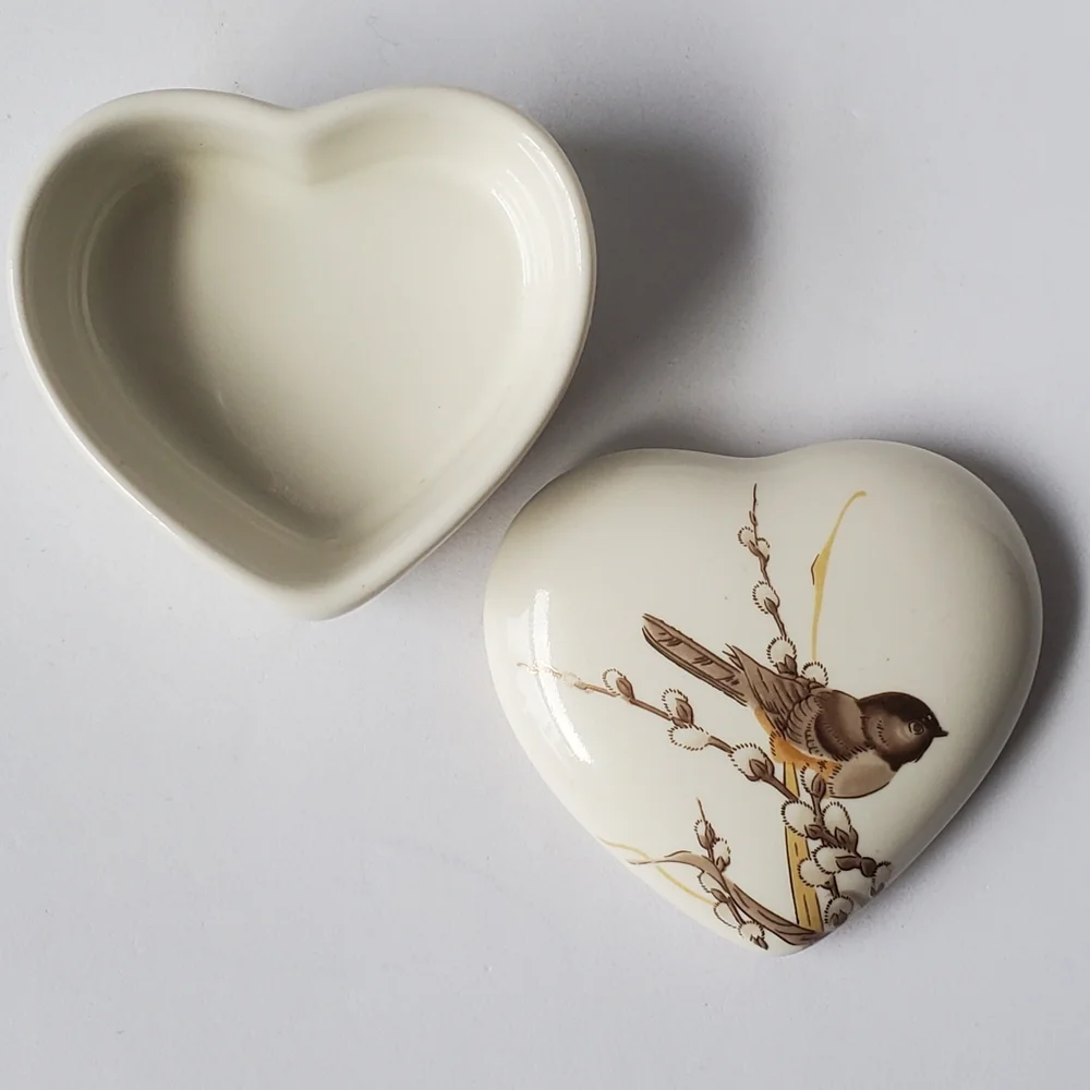 Otagiri Heart-Shaped Lidded Trinket Box  Bird & Pussywillows Vintage Japan - Picture 4 of 9